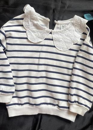 Крутой свитшот в полоску с хорошеньким воротничком