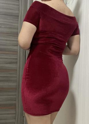 Красное элегантное платье