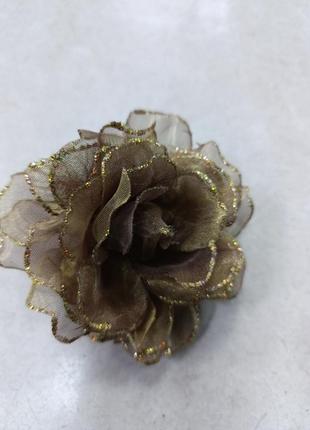 Брошка- гумка квітка