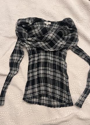 Блуза на блискавці з декольте