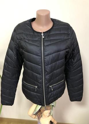 Чудова жіночка курточка, розмір  42