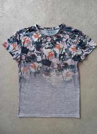 Брендовая футболка primark.