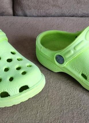 Летние резиновые тапочки