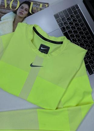 Топ nike спортивний топ nike кроп топ nike топ найк спортивний топ найк
