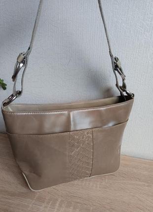 Хорошая сумочка hotter 👜