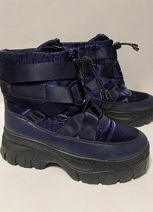 Женские ботинки