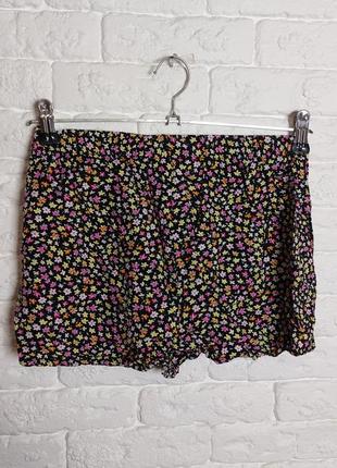 Фирменные легкие шорты