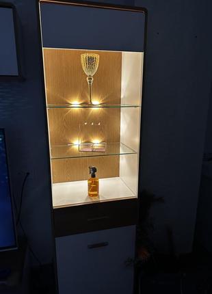 Буфет вітрина