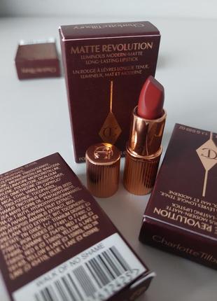 Помада charlotte tilbury matte revolution lipstick