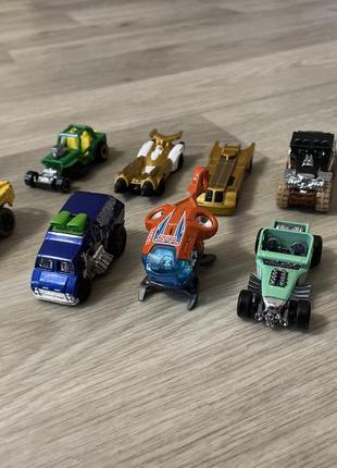 Машинка hot wheels