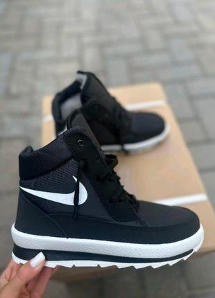 Зимние женские кроссовки