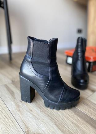 Короткі черевики зимові