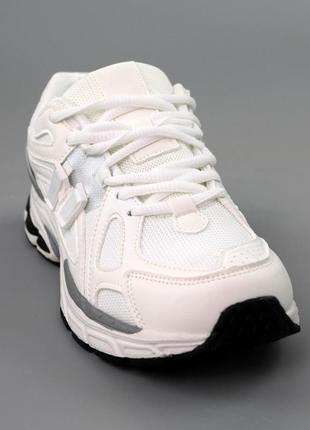 Кросівки жіночі білі