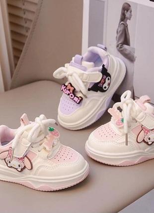 Дитячі кросівки для дівчинки