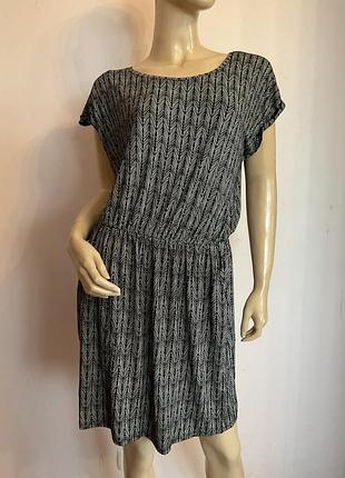 Вискозное качественное платье/ l/brend h&m
