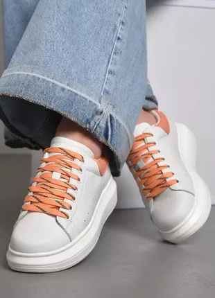 Кросівки жіночі білого кольору