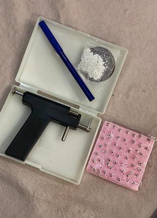 Пістолет,для проколи вушок