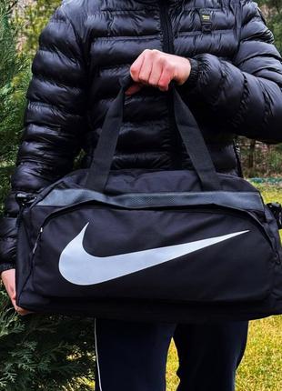 Спортивна  сумка для тренувань з принтом nike