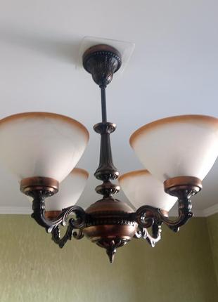 Люстра  минулих років