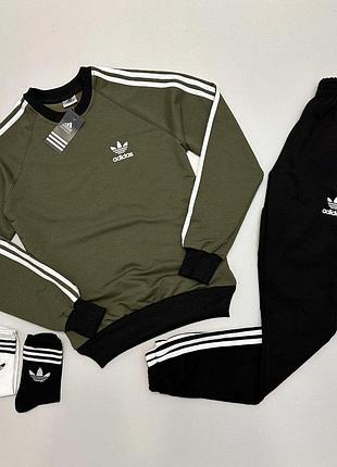Костюм в стиле adidas свитшот красный и хаки
