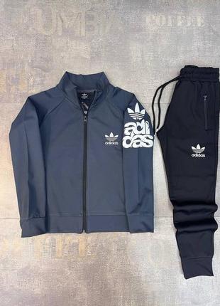 Спортивные костюмы для мальчиков и девочек  
adidas