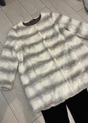 Стильная шубка ,