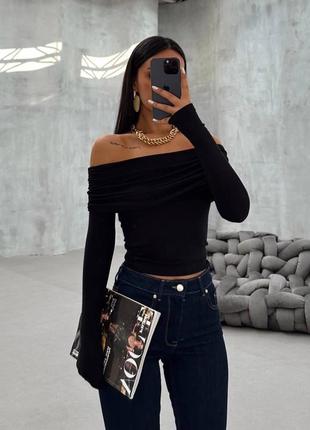 Кофта с открытыми плечами