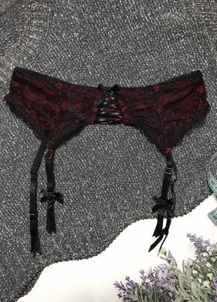 Спокусливий пояс для панчіх з мереживом і шнурівкою від бренду h&m розмір xs-s