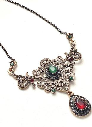 Кольє з кристалами