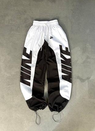Спортивные штаны nike