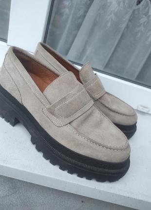 Лоферы женские