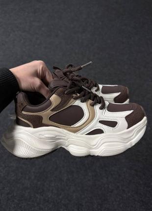 Натуральные кроссовки