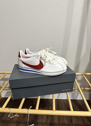 Кроссовки nike cortez 39. размер