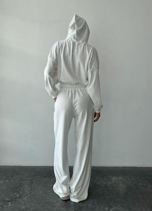 Велюровой костюм