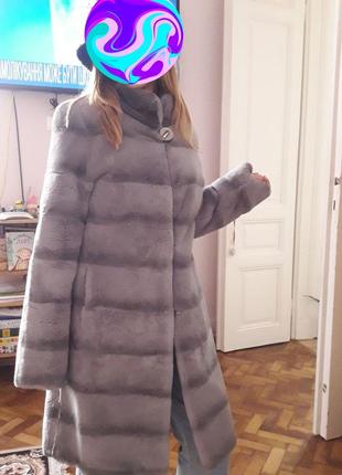 Натуральная шуба из меха королевского бобрика, воротник норка.