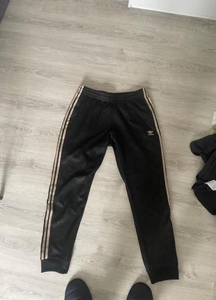 Спортивные штаны adidas монограммные2 фото