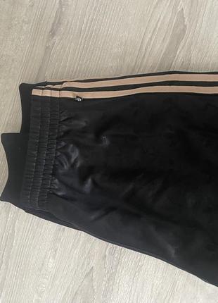 Спортивные штаны adidas монограммные4 фото