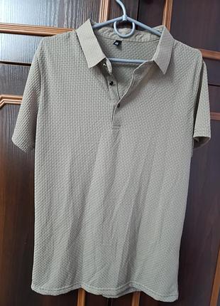 Стильна еластична  чоловіча футболка