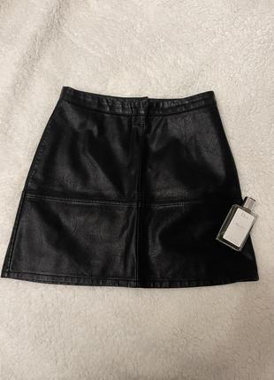Мини юбка кожаная new look 3