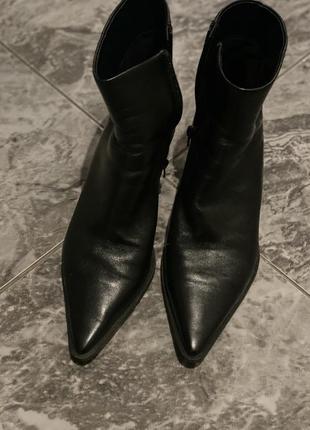 Ботильйони zara. 41. шкіра