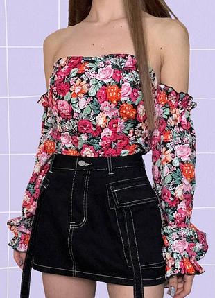 Блуза с открытыми плечами и отдельными рукавами