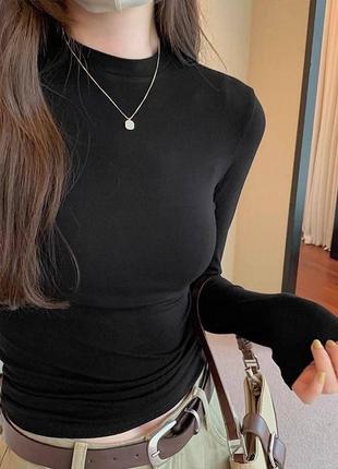 Базовый однотонный лонгслив из тележки