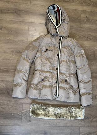 Куртка пуховик от moncler в светлом цвете, размер s