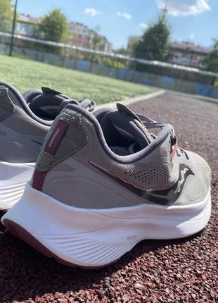 Оригинальные тренировочные легкие беговые кроссовки Men saucony guide,р40/25.5см,для бега спорта