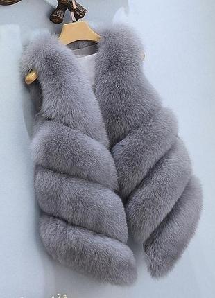 Жилетка не меху,на девочку