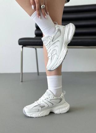 Кроссовки женские белые