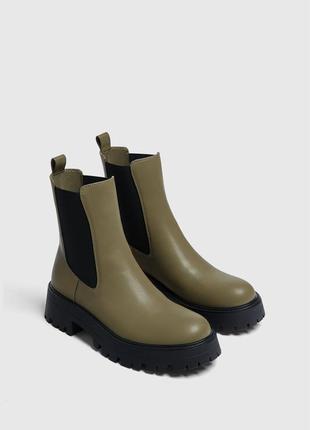 Ботинки сапоги челси хаки демисезонные pull & bear