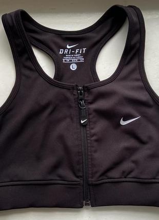 Спортивный топ nike
