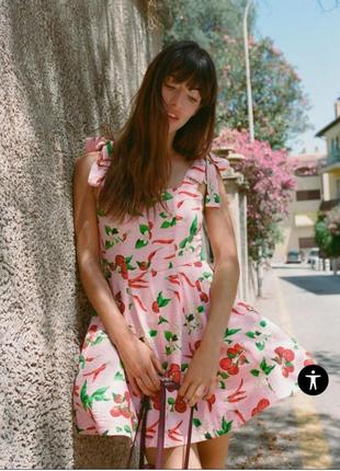 Короткое платье с вишнями от zara