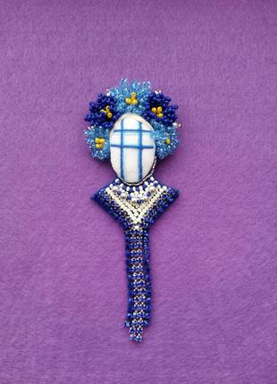 Брошь мотанка в синих цветах